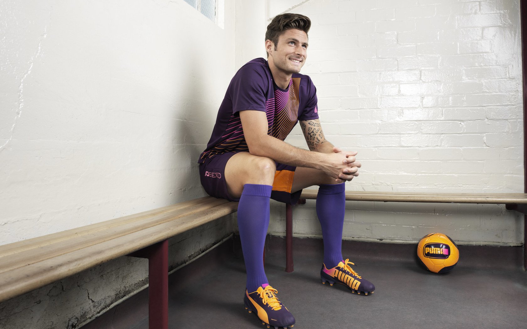 阿森纳年轻前锋连续两场破门，阿森纳青训前锋